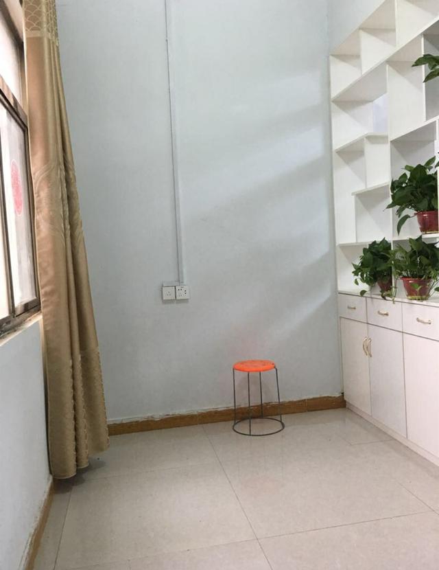 农村婆家太抠门，装修婚房才花3万，看到这效果，真想扭头就走！