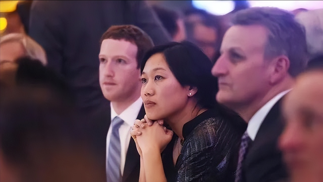 马克·扎克伯格|偶遇扎克伯格一家街头用餐，网友好奇他每年花1.7亿请的保镖在哪