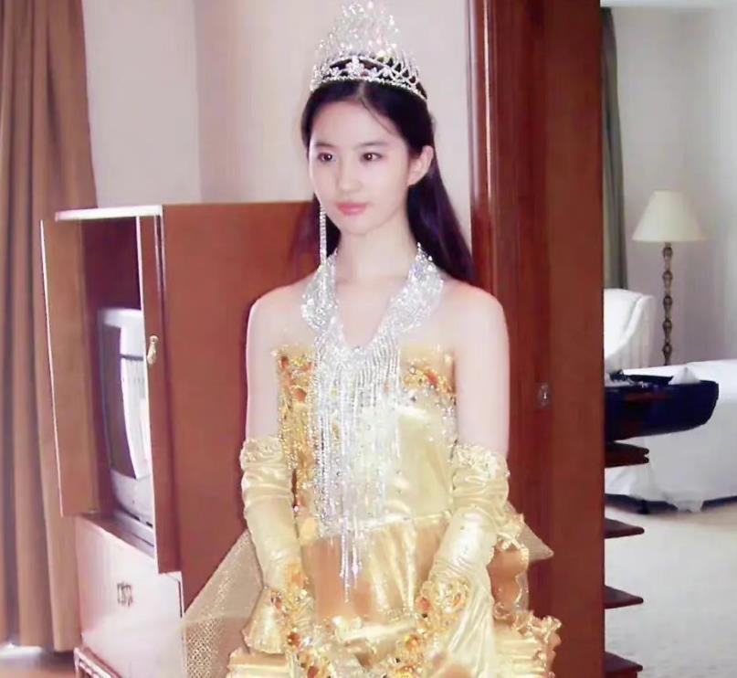 金鹰女神|金鹰女神都有谁当过?第一个是女神刘亦菲,最后一个绝对想不到