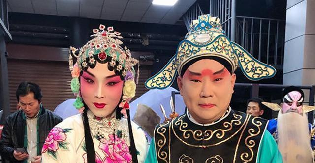 京剧|京剧之路受阻,郭德纲发文感慨:我想起了“得罪”梅葆玖的李玉刚