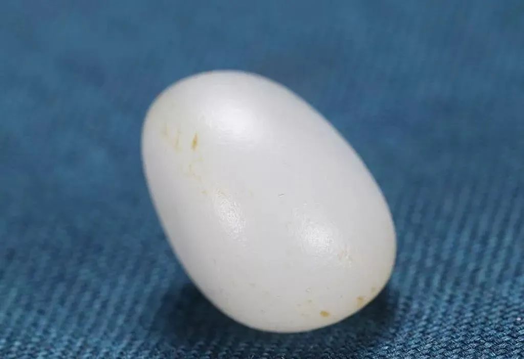 |如何看待和田玉光白籽？重要因素有四种！