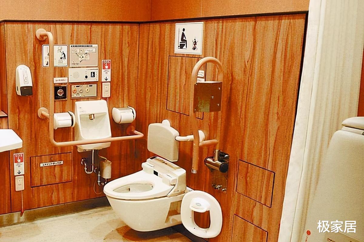 马桶3天不刷,变黄还发臭?学学日本主妇这么做,干净又卫生