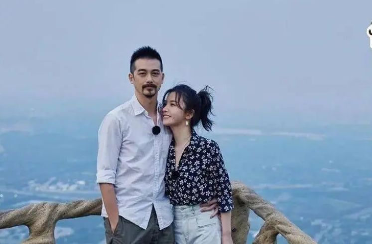 杨子姗|杨子姗吴中天官宣产女,一家三口甜蜜互动,女儿模样可爱像妈妈