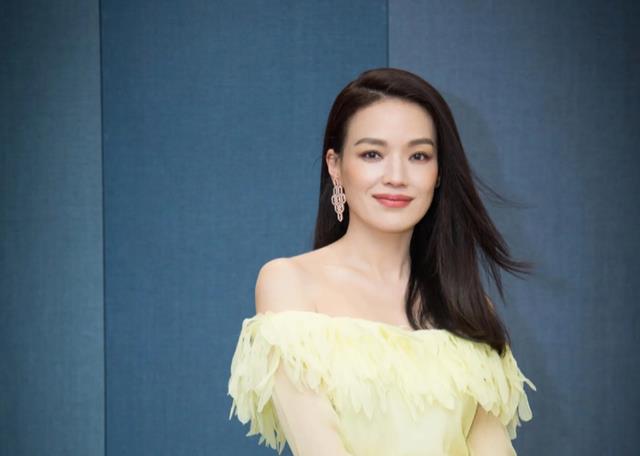 潜规则|为做偶像不恋不婚、纸醉金迷,正成娱圈男明星“最毒潜规则”