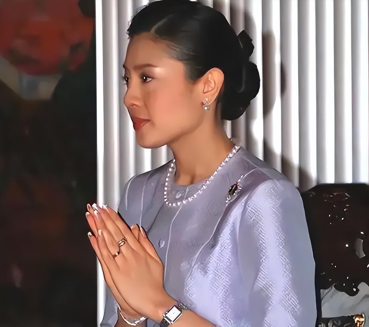 西拉米|提帮功不愿放弃迎接母妃，发自内心渴望团圆，怀念西拉米晒合影照