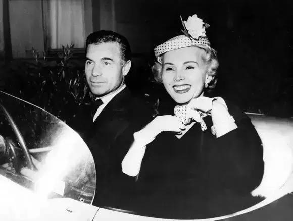 刘德华|鲁维罗萨:长相普通身材矮小,靠吃软饭变成富豪,堪称富婆收割机