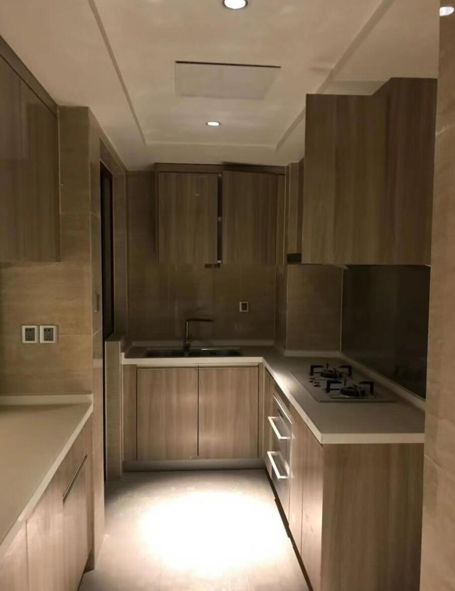 这才是精装房该有的样子!她105㎡家改造后,一进门就很有品质感