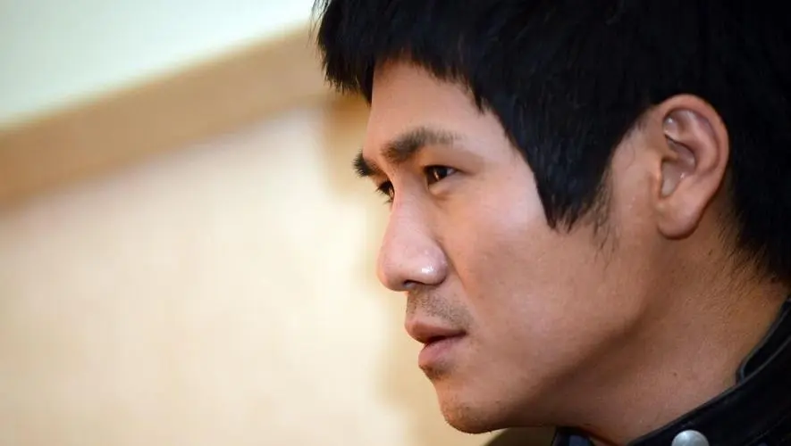 郑中基|喝酒闹事的明星，郑中基机舱打架，曹格向身边人挥拳