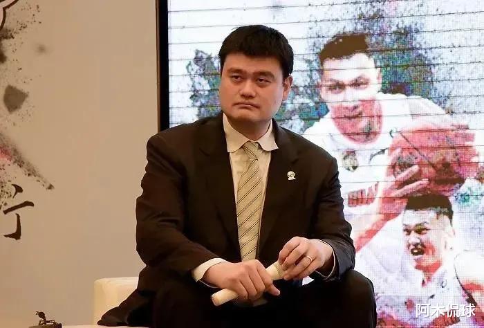 姚明|大学生狂赞姚明，CBA球迷却强烈要求姚明下台别祸害联赛，姚明做错了吗