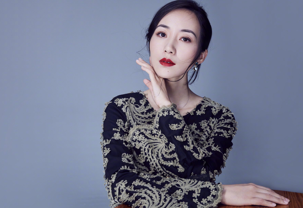 韩雪|18岁就身价过亿的韩雪，为何导戏惨获差评，后靠什么赢王文也？