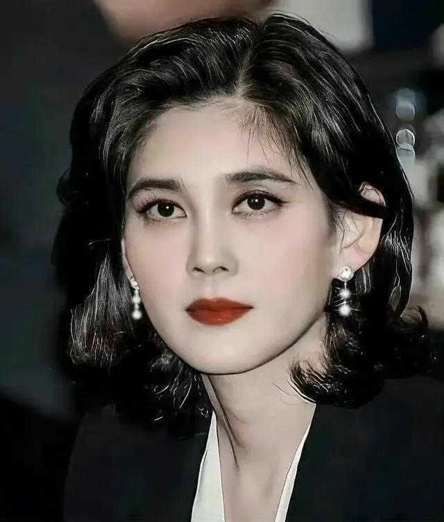 李尹馨|出生就拥有上亿资产，却在26岁为情自杀，三星小公主李尹馨值得吗？