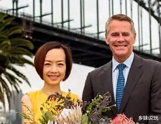 鲁豫|1995年,鲁豫闪婚洋丈夫,孕6个月丈夫出轨,离婚转头再嫁初恋