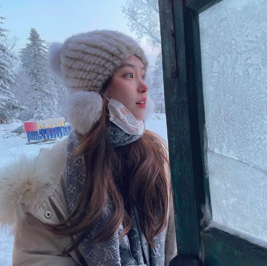 胡文婕|被王思聪夸后，半藏森林疯狂发美照，粉丝称赞：美的像精灵！