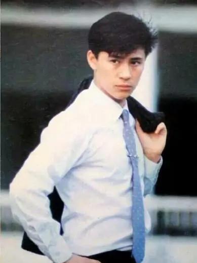 金晨|湖南元宵晚会:张小斐用力过猛,金晨瘦出青筋,baby假唱“露馅”