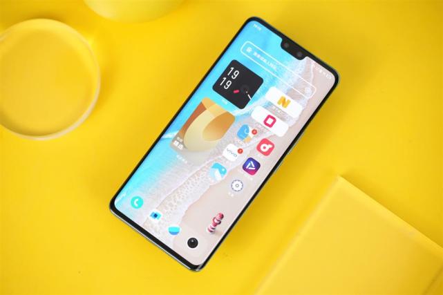 vivo超薄曲面屏5G旗舰，12GB+256GB售价3699元，值得买？
