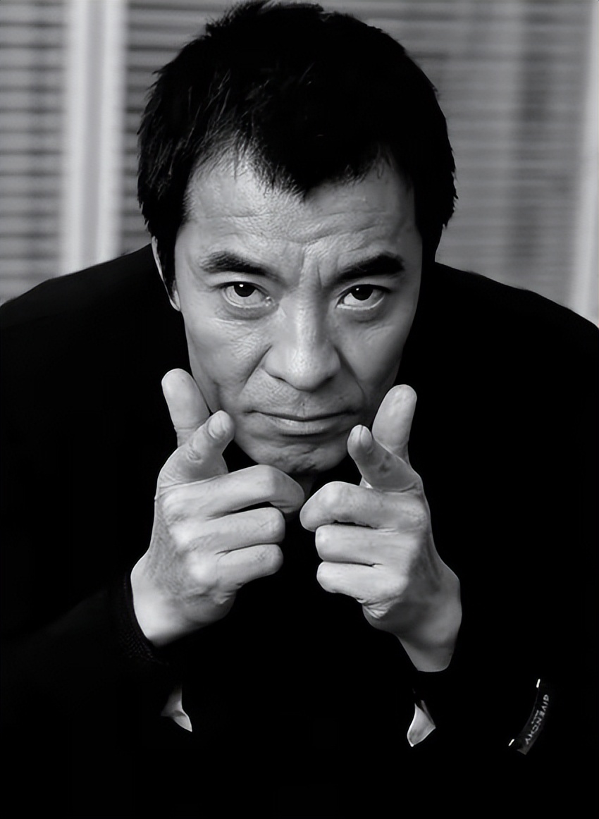 刘威|“老来得子”的实力派窘况：65岁依旧拼命拍戏，不敢老去