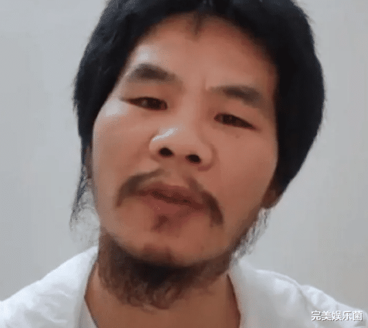电车小偷周某人一跃成富豪,出门豪车美女成标配,网友:咸鱼翻生