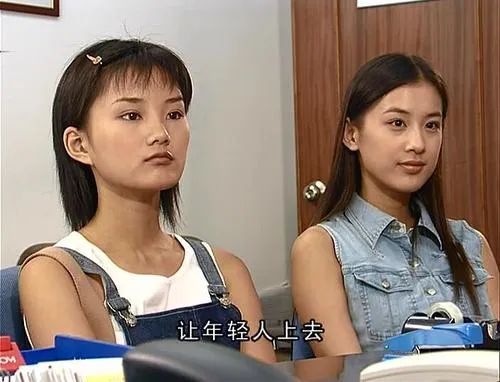黄圣依|知名女星又传婚变，隐忍15年豪门梦碎成工具人，网友：终于不装了？