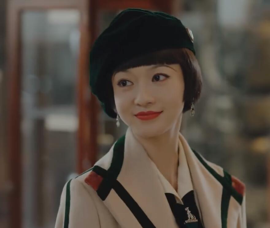 刘亦菲|拖累女明星演技的小动作：刘亦菲小手到处抠，杨幂说句台词抿下嘴