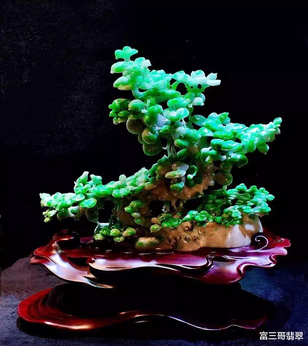 玉雕|翡翠玉雕之美,指尖上的东方美学