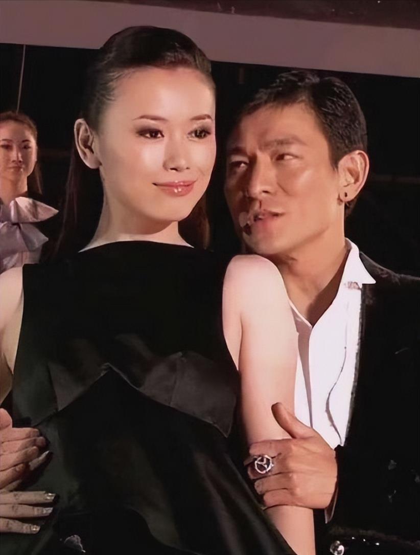 刘德华|她陪了刘德华25年，41岁仍未婚，眼睁睁看着他娶了别人