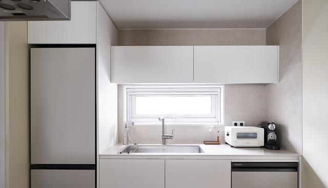 二手房重新翻修,“去电视化”改造大套间,自己的房子绝不将就