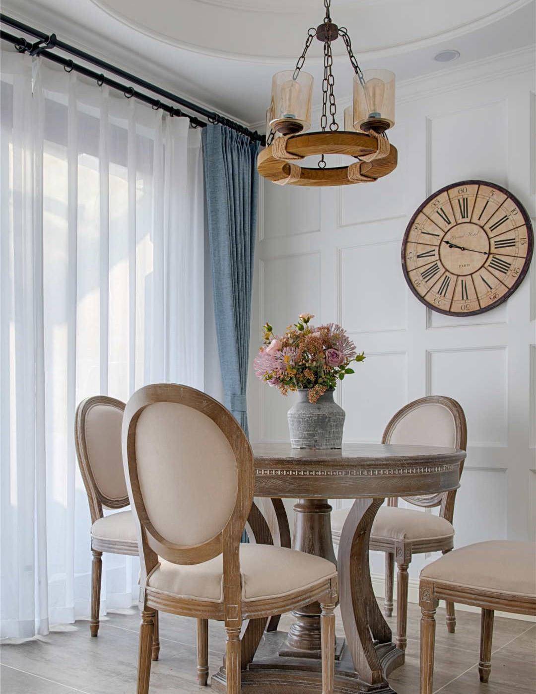 168大平层的冷感简美风,木制壁炉造型电视墙惊艳,这设计给满分