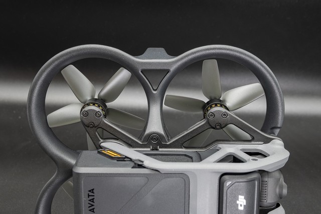 dji|大疆AVATA评测：自带桨保的飞行体验无人机 零基础上手