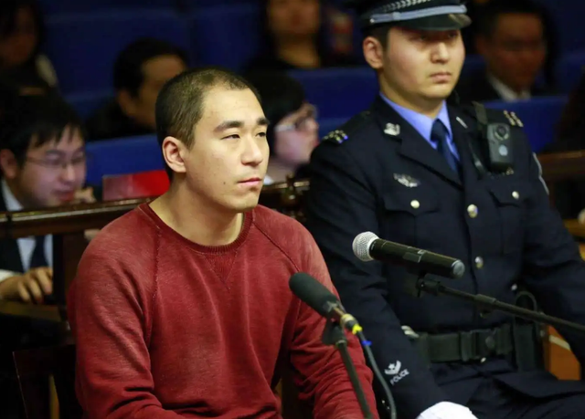 童谣|富商王冉:51岁娶小17岁童瑶,余生要为娇妻遮风挡雨