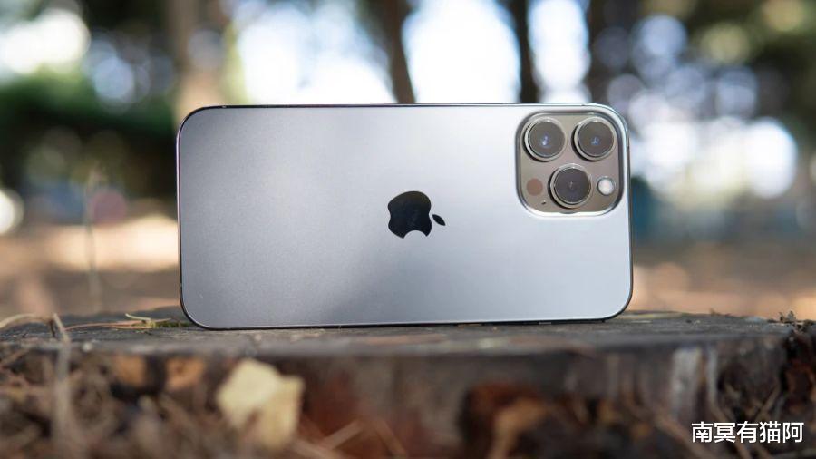 支付宝|配置堆到天花板的2款手机，价格不分伯仲，谁更值得买？