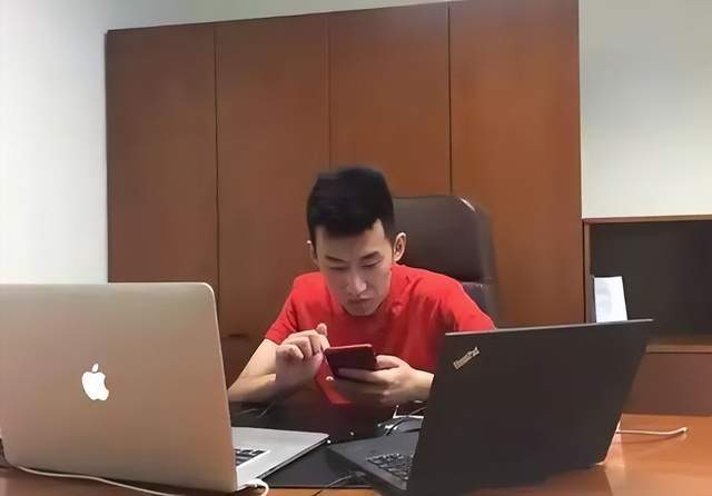 2017年,江苏男子8个月败光2千万,父母意外被捕,只能靠自己打拼