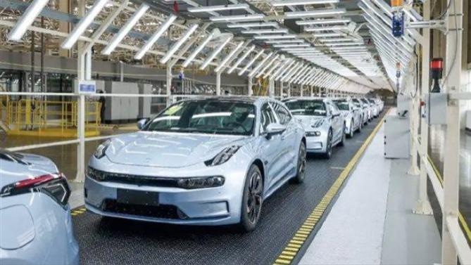 豪车阵型的窘迫，被BBA碾压，新能源追赶