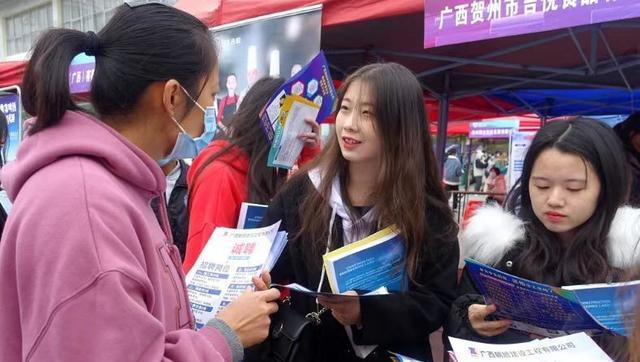 大学生|HR讽刺求职大学生：不知几斤几两？名校毕业要求月薪5千也过分？