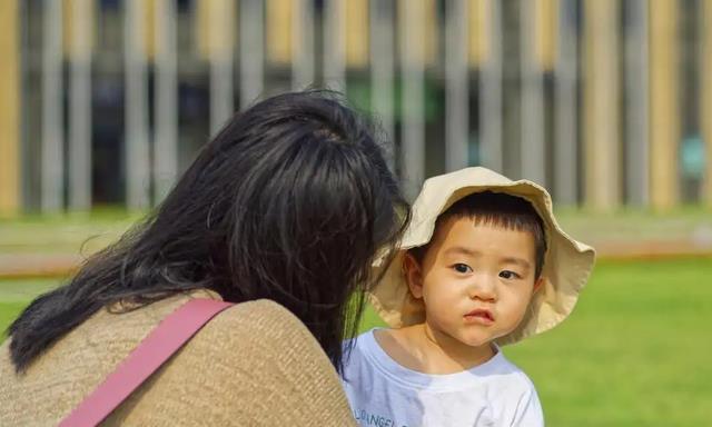 底特律|专家说“没工作可以先结婚生子”，家长很支持，年轻人：想得真美