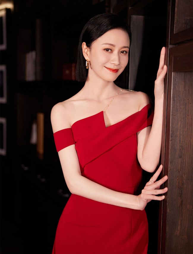 倪虹洁|43岁倪虹洁自曝离异，儿子归前夫抚养！新男友身份曝光是圈内人