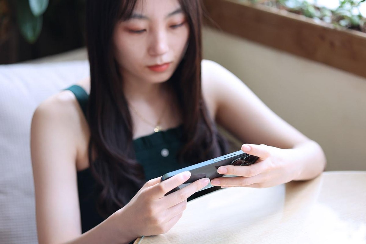 高颜值千元机什么样?荣耀X40i就是例子,轻薄身材、爱不释手