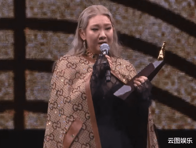 饮食 郑欣宜再夺最佳女歌手！与前任复合心情好，却自嘲是老土中年女人