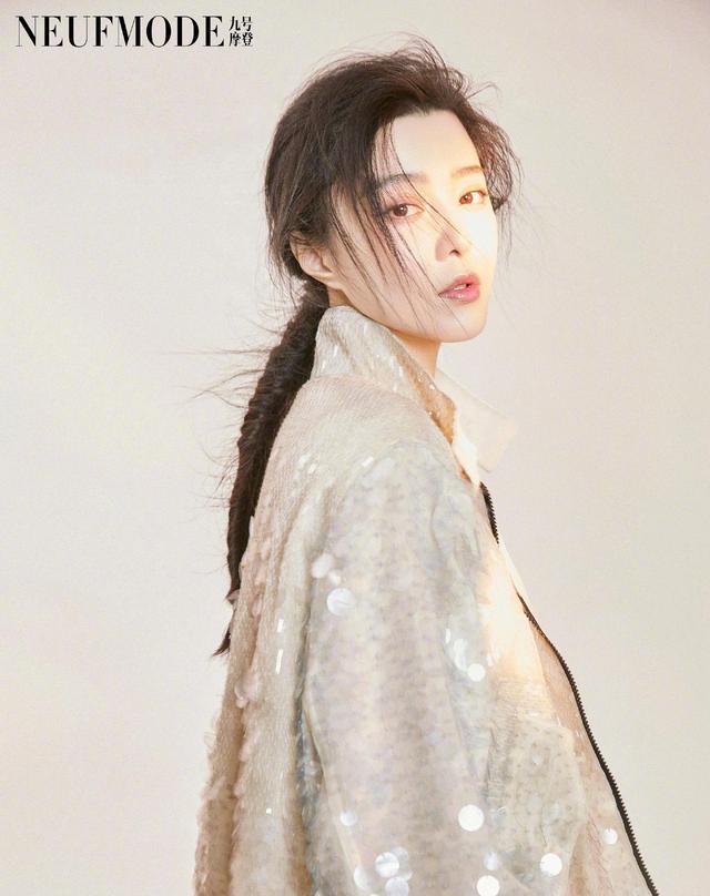 衰老 范冰冰终于“翻身”了！拿下大牌全球代言，穿衣闪亮却满眼是温柔