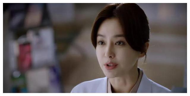 女医生|同样演女医生，把秦岚，杨幂，王晓晨等人放在一起，差距就出来了