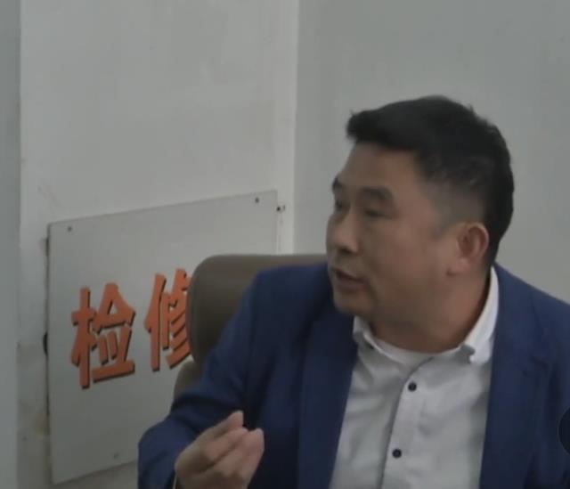 高楼瓷砖砸烂挡风玻璃,前去维权物业耍起无赖:天灾人祸不关我事