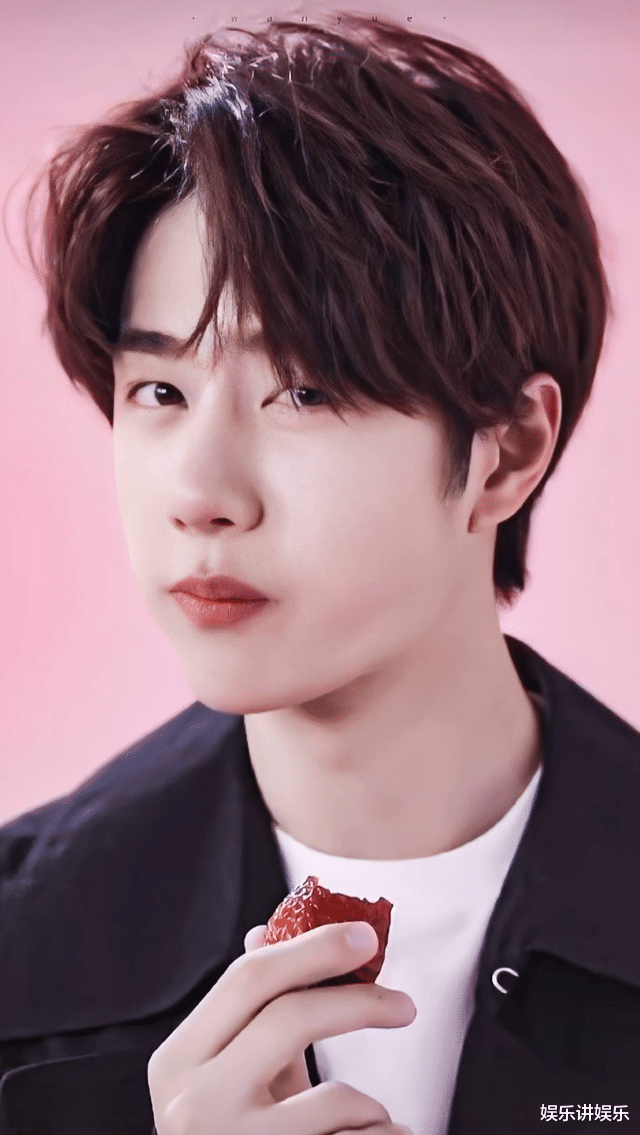 王一博|王一博续约乐华,时间定为四年,粉丝们下一次担忧是在2026年!