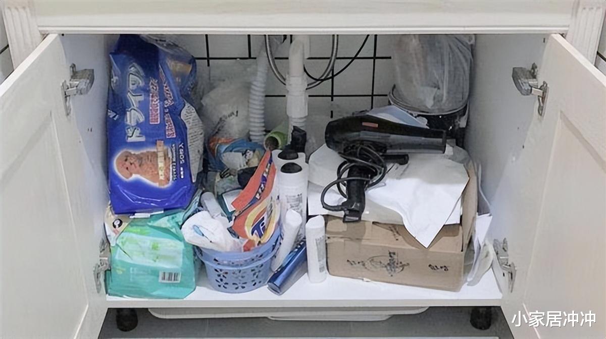 日本人的卫生间只有“巴掌大”,却异常干净?差别就在这些细节上