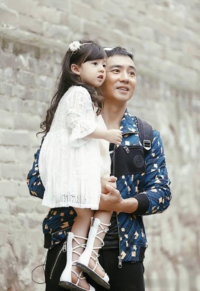 爸爸去哪儿|《爸爸去哪儿》萌娃成长现况!森碟成网球选手,吴尊儿子复制贴上