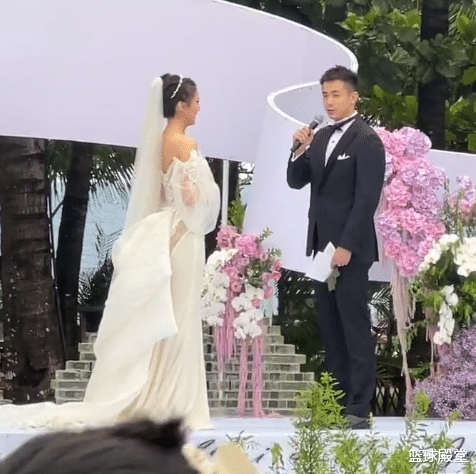 王君瑞|赵继伟婚礼现场！赵继伟感人辞职，金金抢下手捧花，退场时太美了