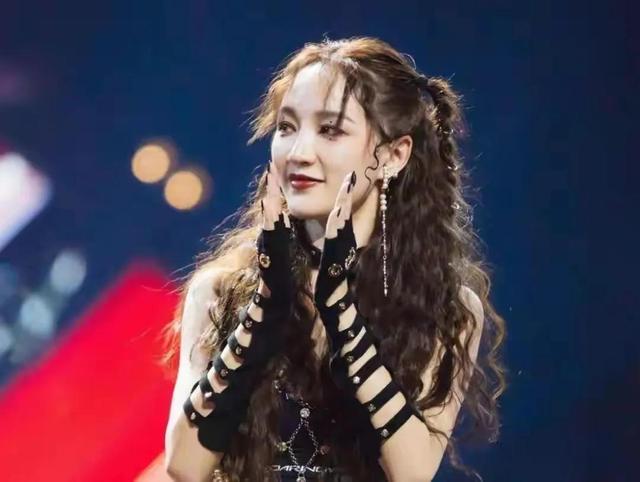 孟佳|在韩务工多年无名 “孤立秀智”回国后凭借浪姐翻红——孟佳