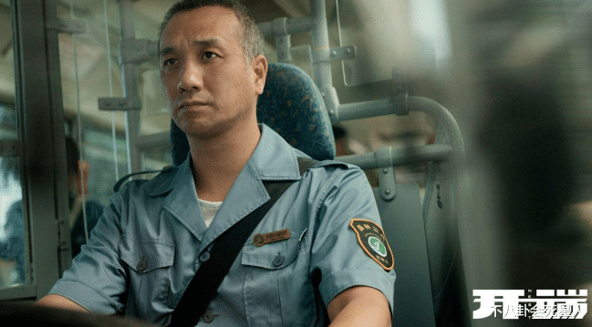 袁泉|给2022进步最大的中年演员排个名：王雷第1，刘丹第5，袁泉垫底