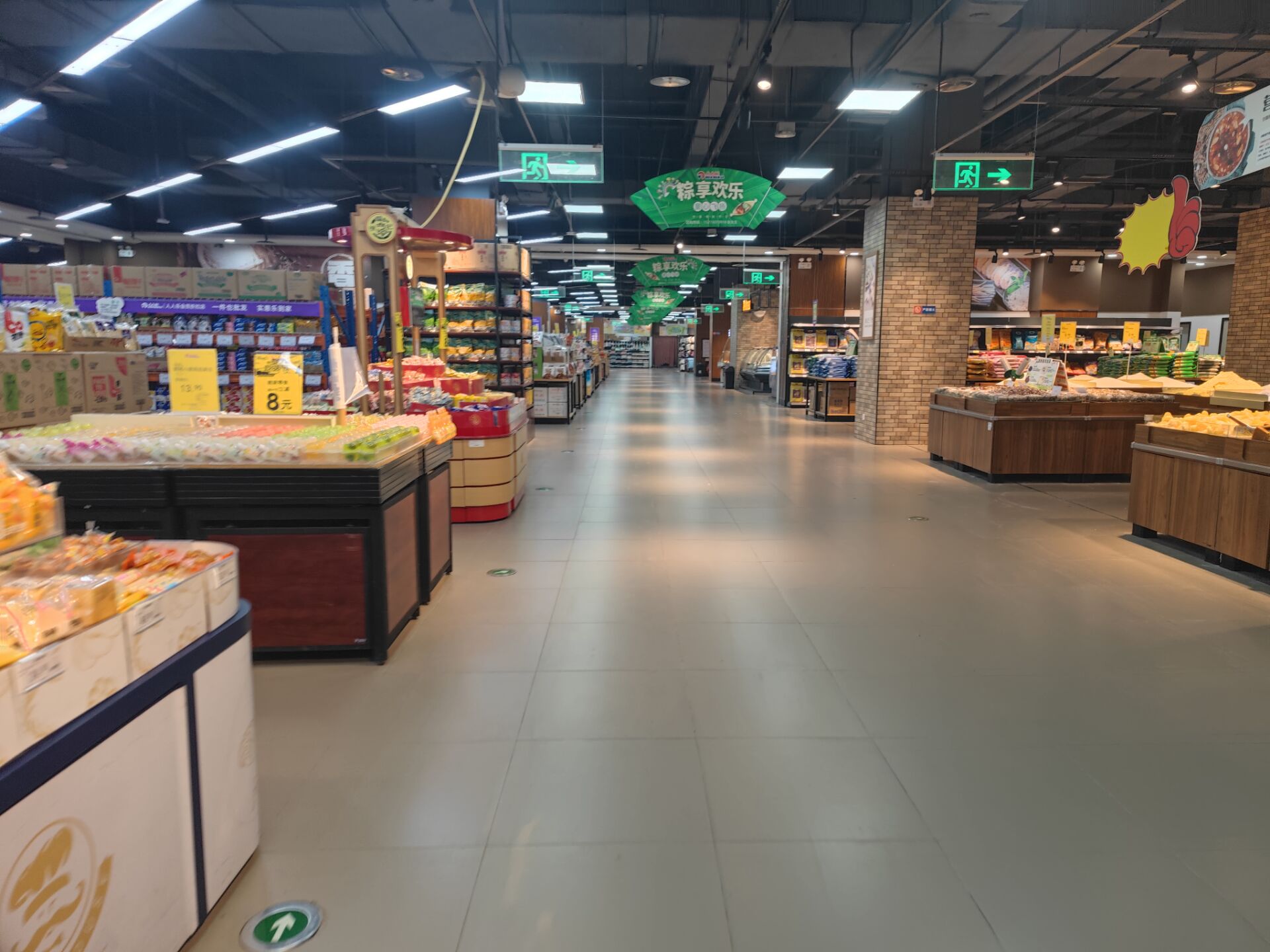 江苏省|冷清,南充保利附近人人乐超市实在是太冷清了