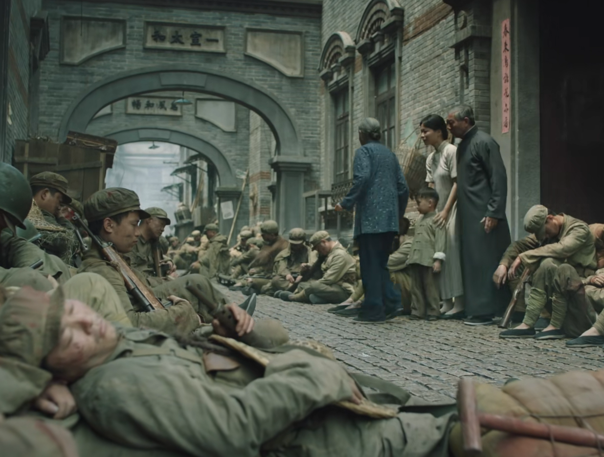 破晓东方|《破晓东方》新政府挂牌仪式特务刺杀失败,这是在考验观众智商吗