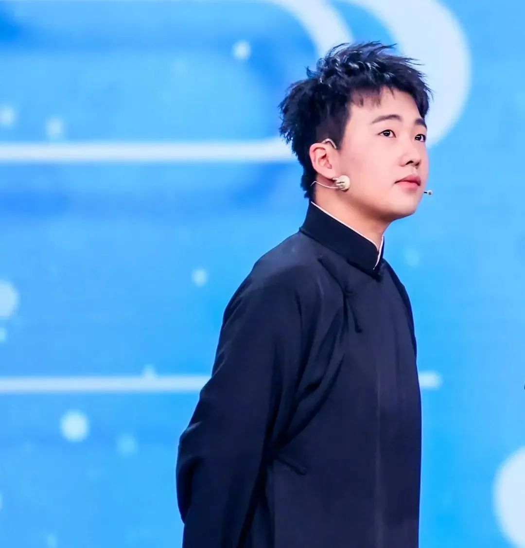 刘涛|26岁郭麒麟「回应恋爱」冲上热搜！娱乐圈还有多少“星二代”排队翻车？