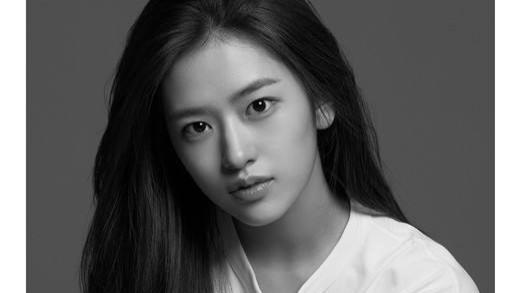 安宥真 “蛇系”安宥真，“猫系”黄礼志，韩国女爱豆开始有“攻击性”了